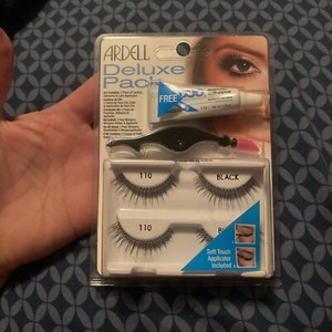 ARDELL-DELUXE PACK- 2 PAIR LASHES-ADHESIVE & LASH APPLICATOR-110 BLACK-NEW!