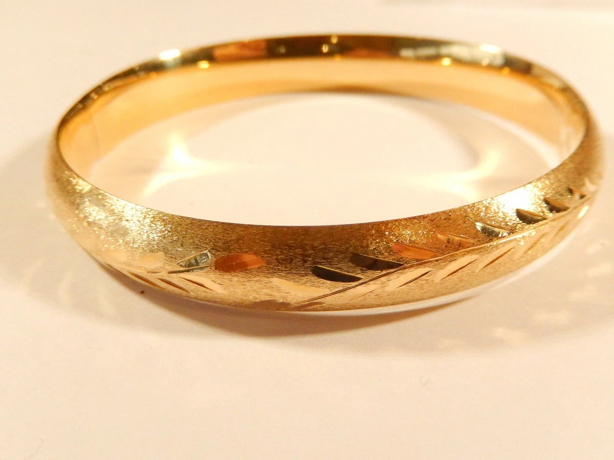 VINTAGE 14K Yellow Gold 10mm Florentine Engraved Hinged Bangle Bracelet 14.49g