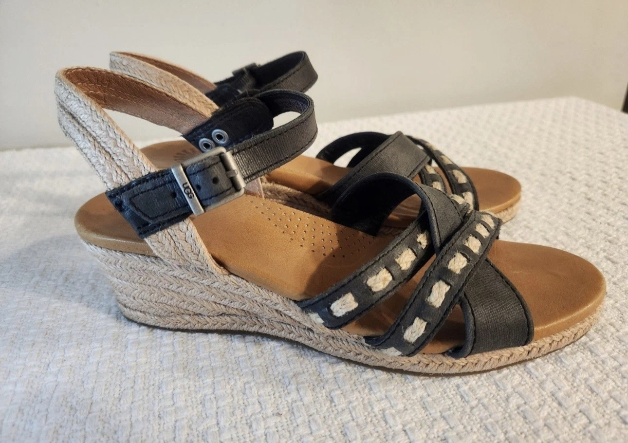 UGG Mairi 1006355 sandalo donna slingback cinturino alla caviglia espadrillas zeppa 10 nero