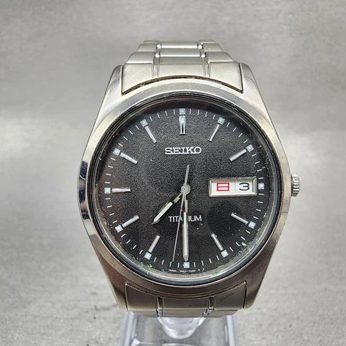 Seiko Watch Men 37mm Black Dial Titanium Daydate Round 7N43-9090 New Bat READ!!!