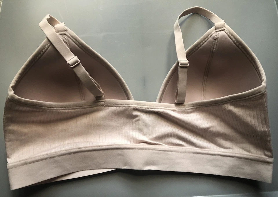 Sujetador Pullover Bralette Grande Auden Sin Ganchos Rosa Suave Ligeramente Forrado Foto 4 de 4