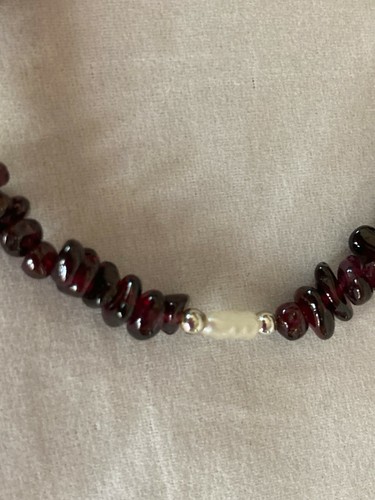 Vintage Garnet and Fresh Water Pearl Bracelet - Picture 4 of 8