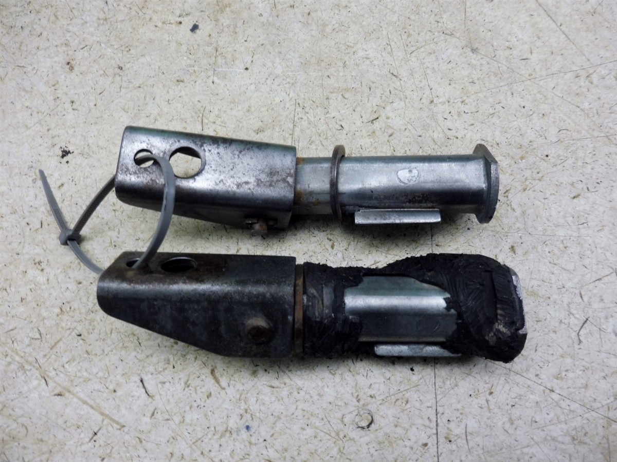 1978 Kawasaki KZ650 K426-4. rear passenger foot pegs | eBay