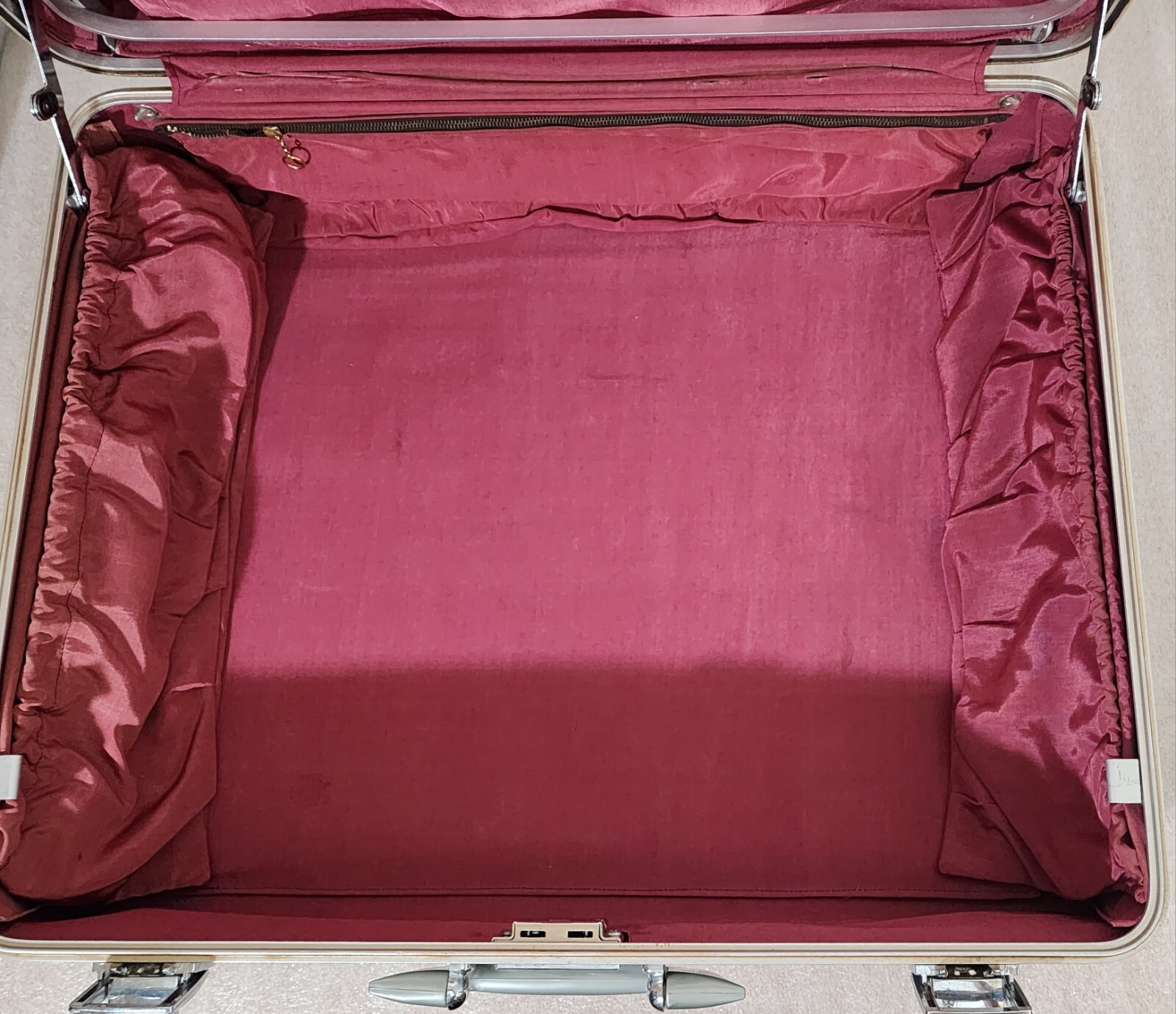 Vintage Zero Halliburton Aluminum Combination Lock Suitcase 21"x17"x7