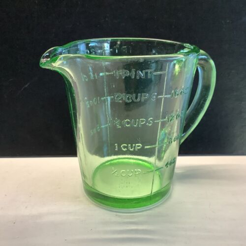 Vintage Depression Green Glass Measuring Jug  20 oz- 1 pint - Picture 1 of 6