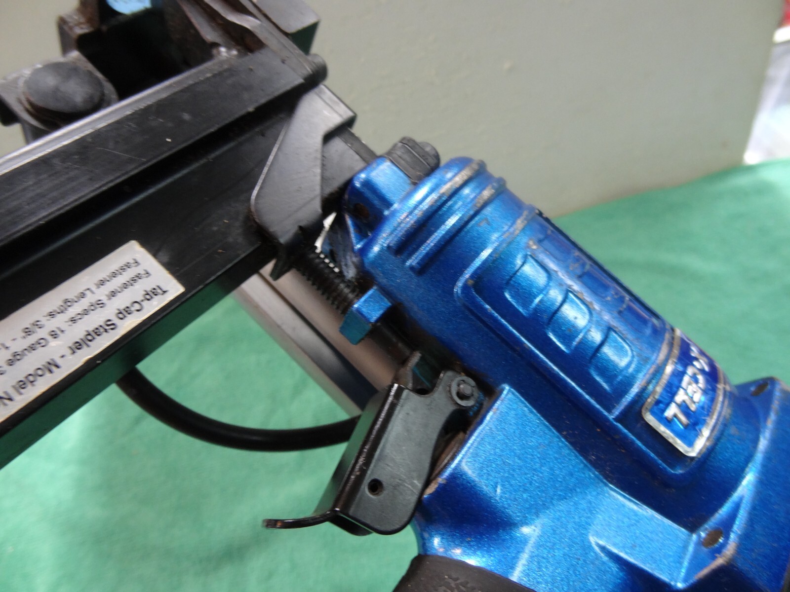 XCELL TAP-CAP STAPLER, Pneumatic Cap Stapler Nailer w/ Case, Model XL376