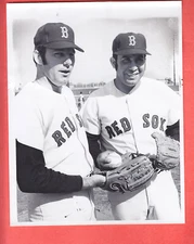 1970  GLOSSY  PRESS PHOTO  RED SOX  CLOSERS  SPARKY LYLE +  VINCENTE ROMO