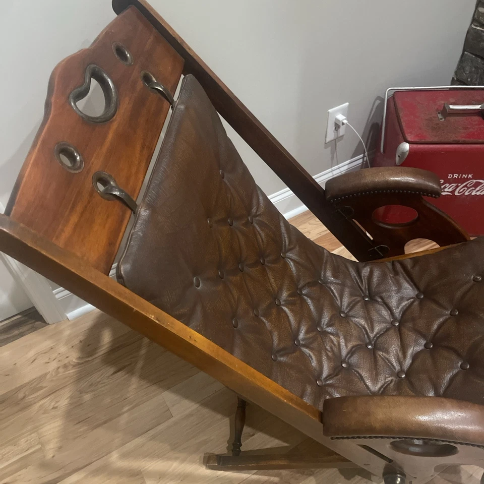 Sillas de yate de campaña ajustables de cuero marrón vintage THEODORE ALEXANDER Foto 3 de 4