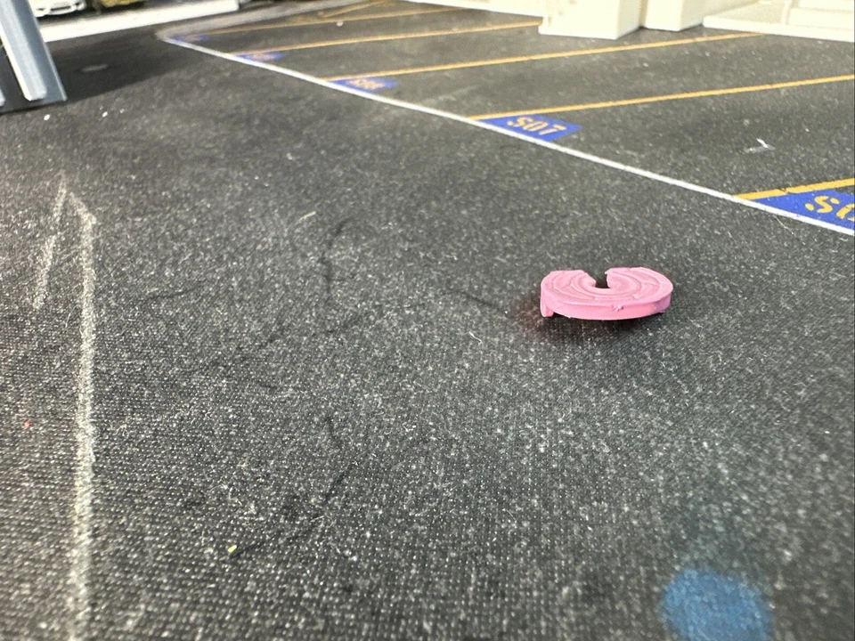 1/64 DCP REPUESTOS ROSA PETERBILT 359/379/389 QUINTA RUEDA PLACA Foto 2 de 4