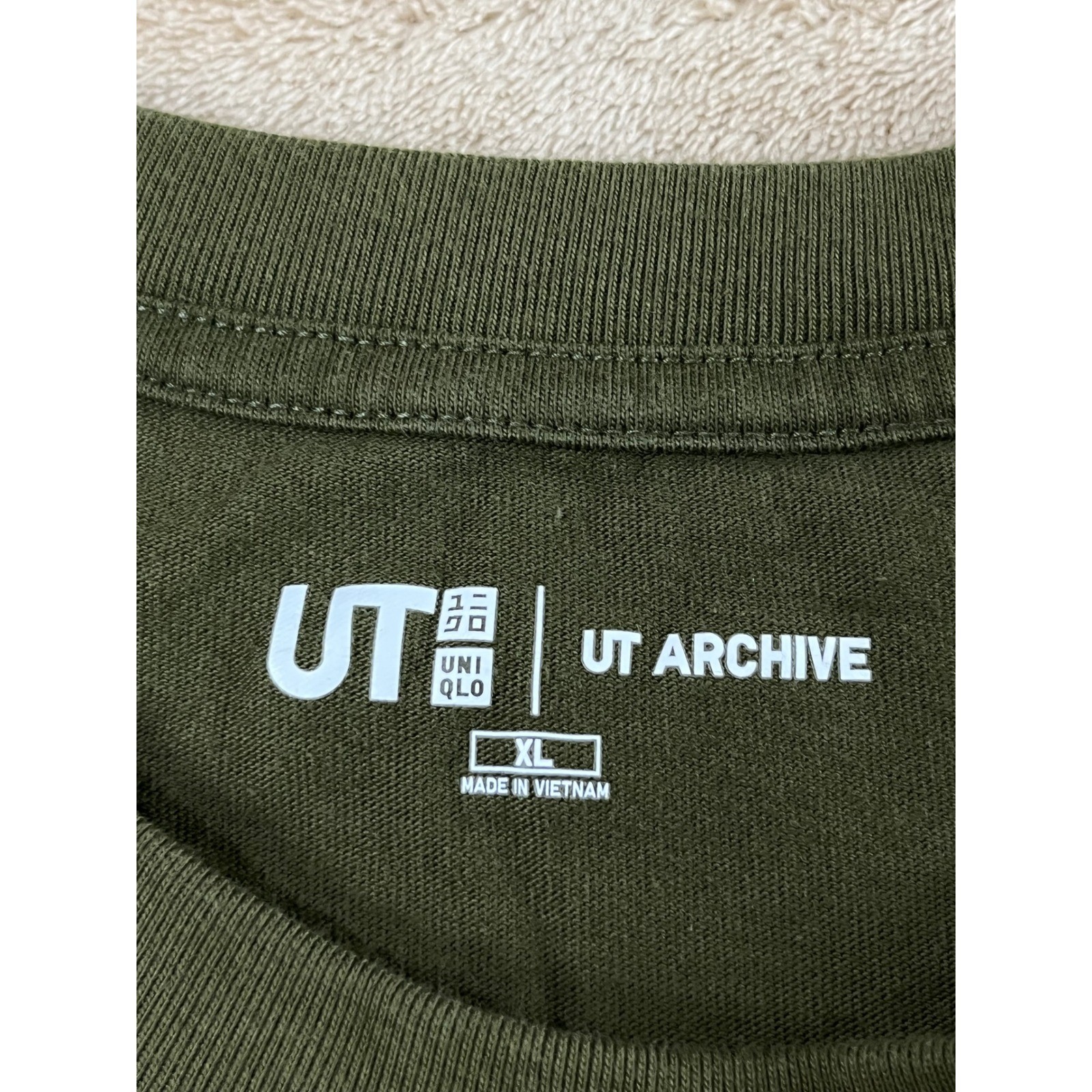 Uniqlo UT Archive Andy Warhol Banana Graphic T Shirt XL Olive Green cotton EUC image 2