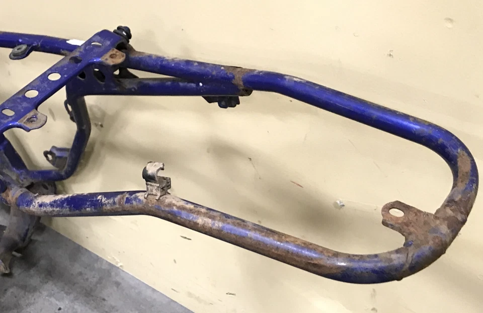 03 Yamaha TTR 250 TTR250 cuadro principal chasis carrocería motor cuna 2003 Foto 4 de 4