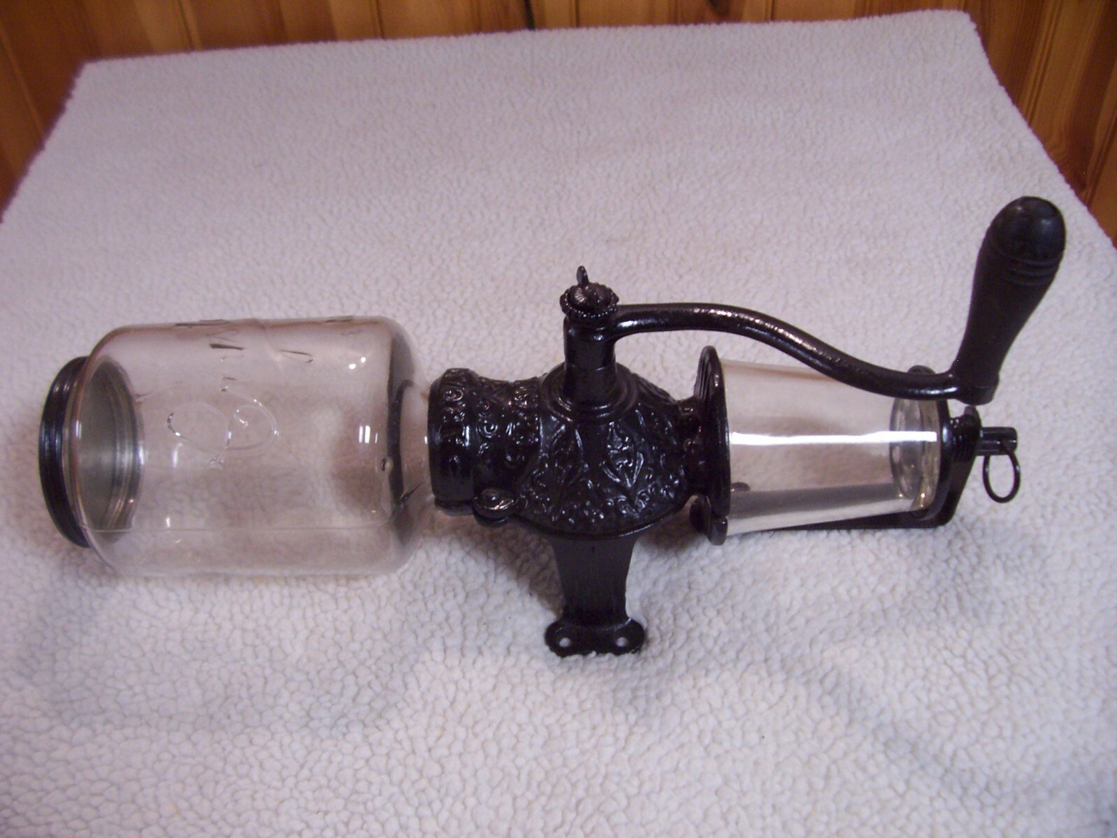 Arcade Crystal 3 Wall Mount Coffee GrinderCatch cup not original