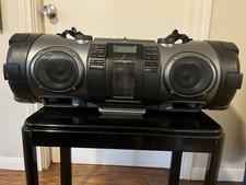 JVC RV-NB70B Kaboom boombox