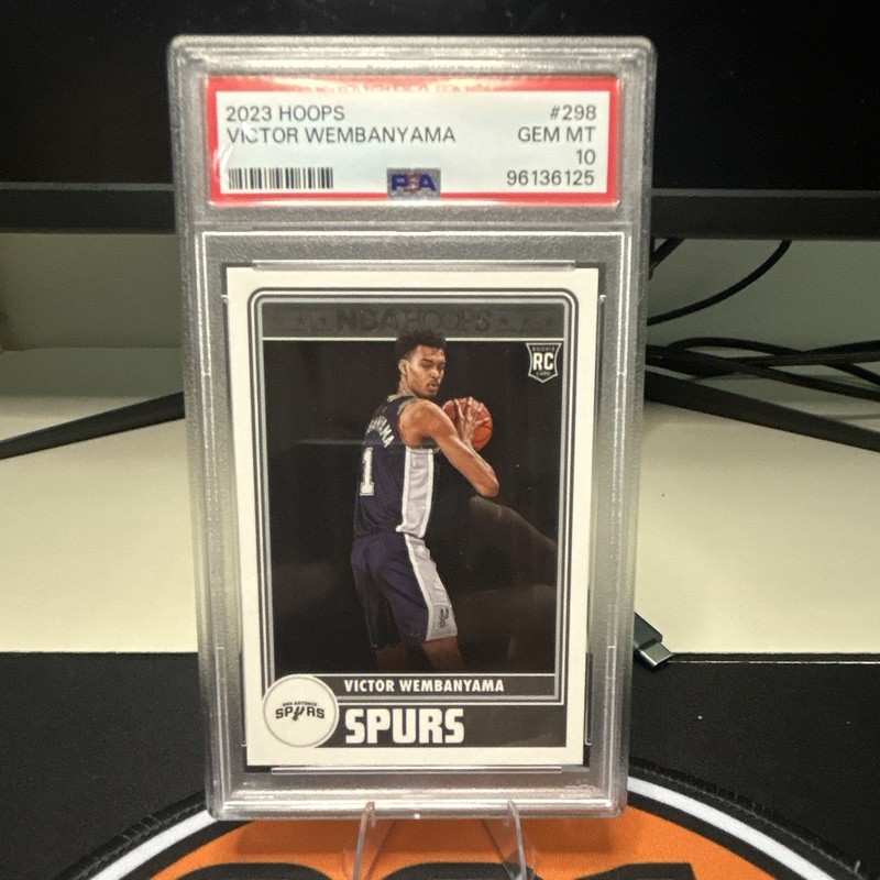 Panini 2023 Hoops Victor Wembanyama #298 RC San Antonio Spurs PSA 10