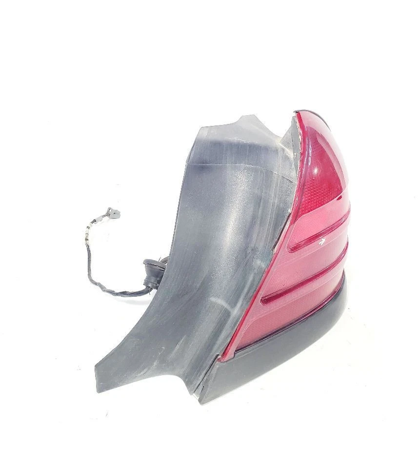 2003 2004 Mercury Marauder OEM Right Rear Taillight Scuffs - Image 4 of 4