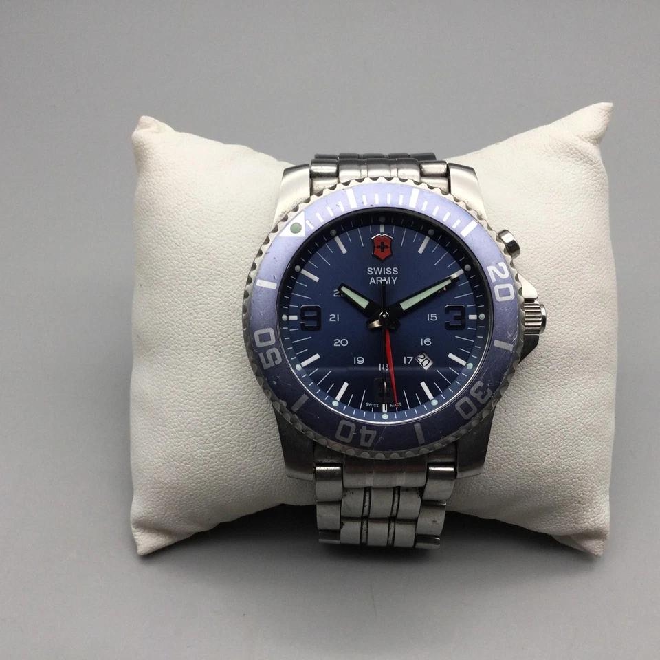 Victorinox Swiss Army Maverick II Watch Men 43mm Stainless Blue New Battery 7.5" - Image 3 of 4