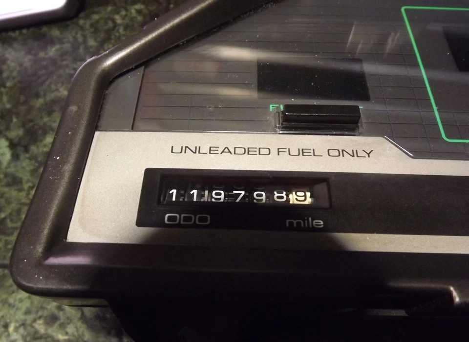 85-88 USDM OEM Nissan Maxima GLE Digital Dashboard Instrument Cluster assembly - Image 2 of 4