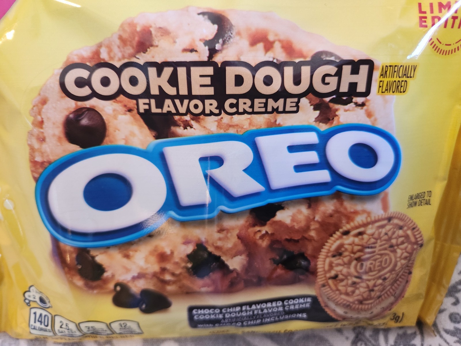 ⭐️ Brand NEW LIMITED EDITION OREO COOKIE DOUGH FLAVOR CREME SANDWICH COOKIES