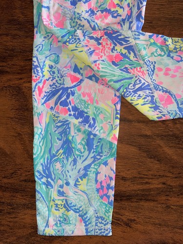 Lilly Pulitzer PEQUEÑOS LEGGINGS Mermaids Cove THEA WEEKENDER Crop 21” Paneles de Malla - Imagen 4 de 7