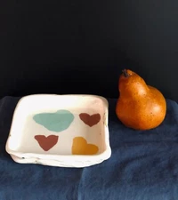 vtg Naive handbuilt hp folk art pottery TRAY plate HEARTS signed naïf outsider