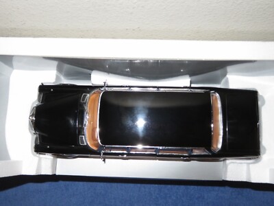 SUN STAR 1966 MERCEDES-BENZ 600 BLACK 1:18 OPENING HOOD