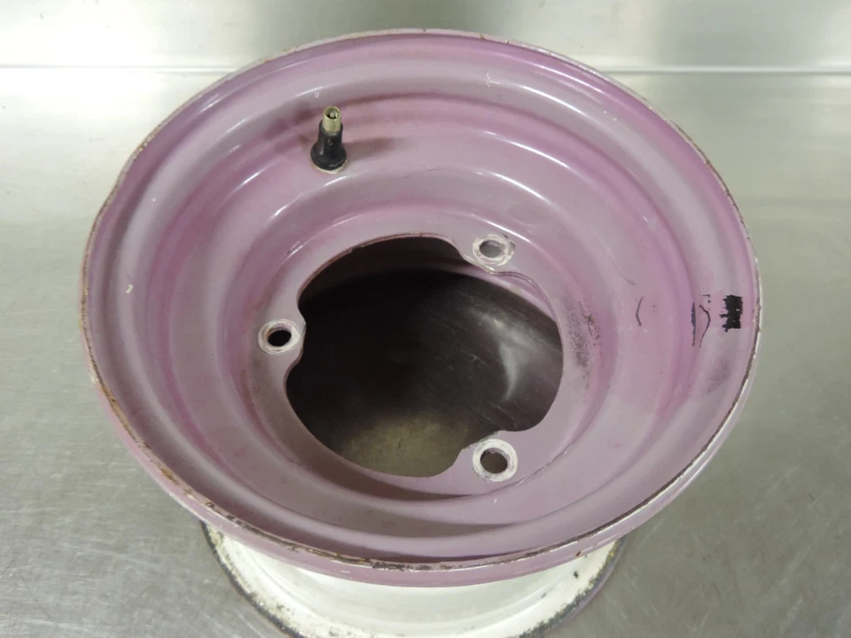 Llanta Suzuki LT80 1998 Quadsport para delantera o trasera 8x5,5 Foto 4 de 4