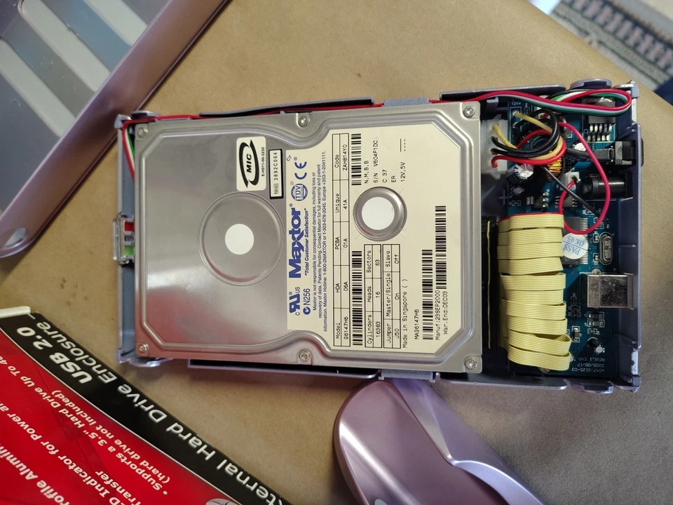 3.5" External Hard Drive Stores Up To 400 GB (With Hard Drive) See Pictures - Image 4 of 4