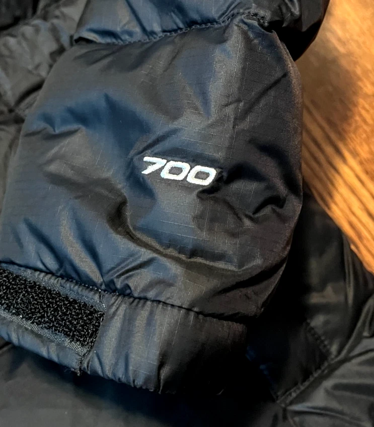 Chaqueta acolchada The North Face para mujer Nuptse mediana 700 plumón negra usada en excelente estado Foto 4 de 4