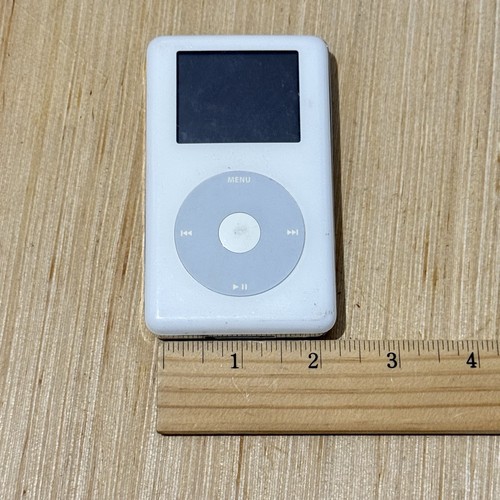 iPod Classic 4thGen White 20GB A1099 Stuck On Apple Logo Parts/Repair Only Read - Picture 9 of 10