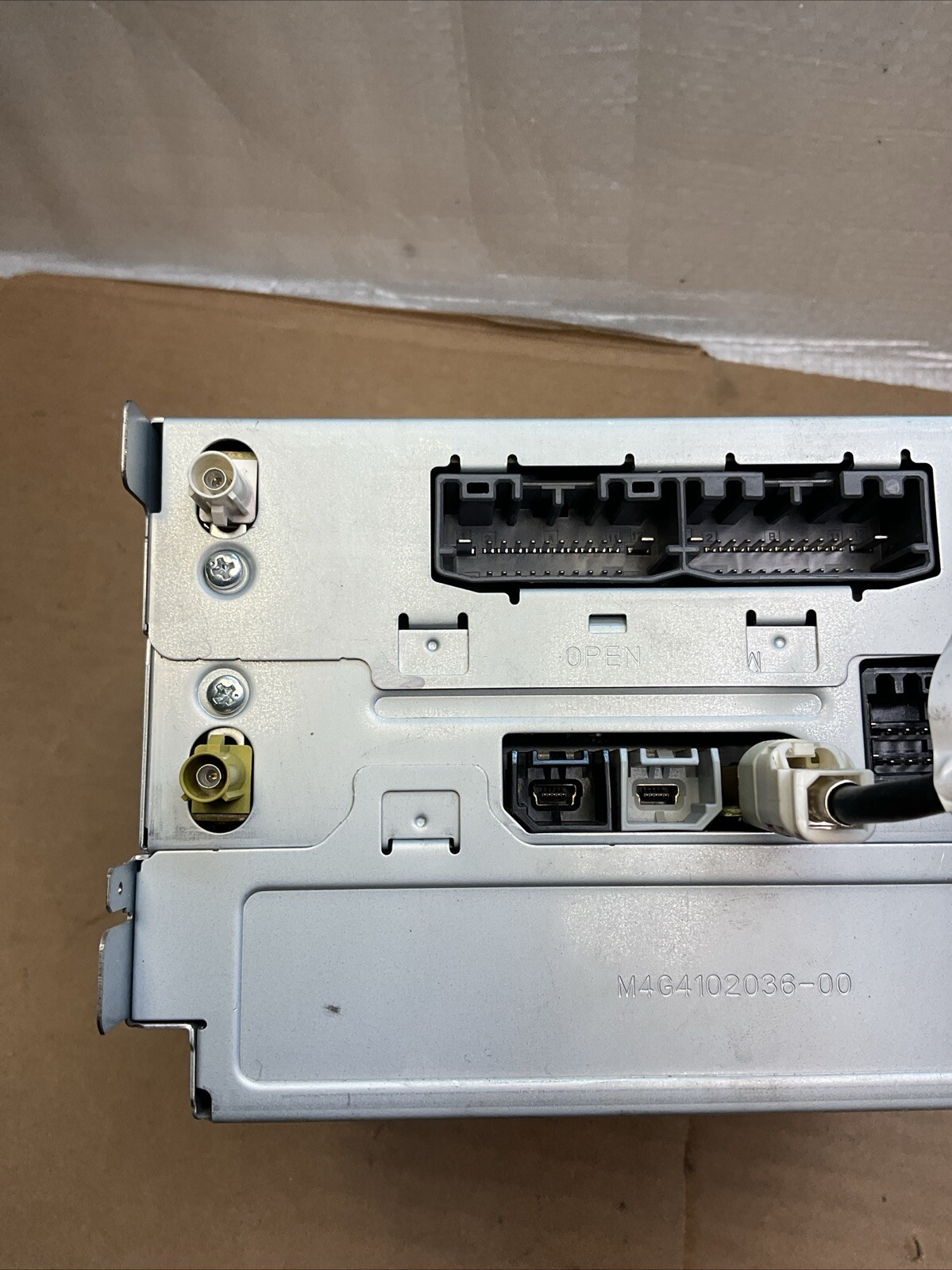 2014-2017 MASERATI QUATTROPORTE RADIO CD CHANGER PLAYER 06700301980 OEM