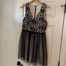 Miami Womens Fit & Flare Dress Black Beige Floral Lace V Neck Sleeveless Zip M