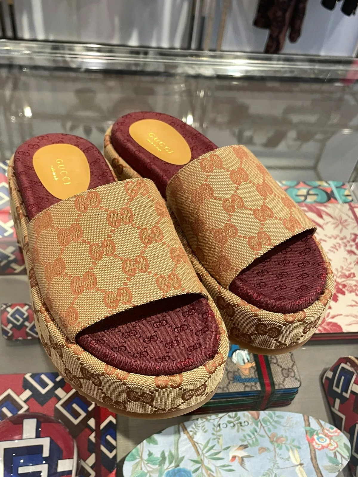 Chaussures à glissière GUCCI 37 US 7 Angelina GG logo supreme beige coins neuves avec étiquettes