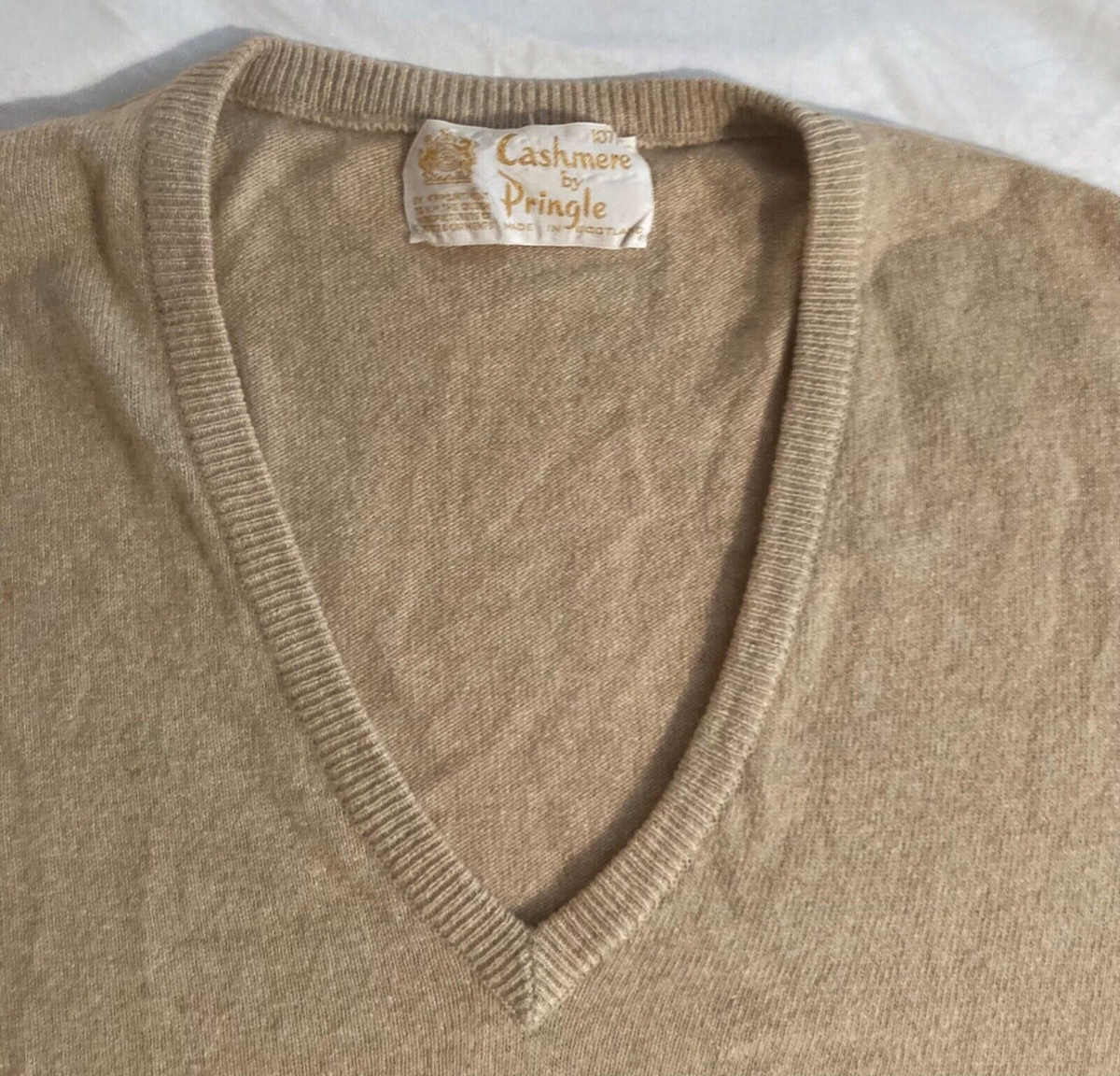 VTG Pringle Scotland Tan Camel Cashmere V-Neck Pullover Sweater