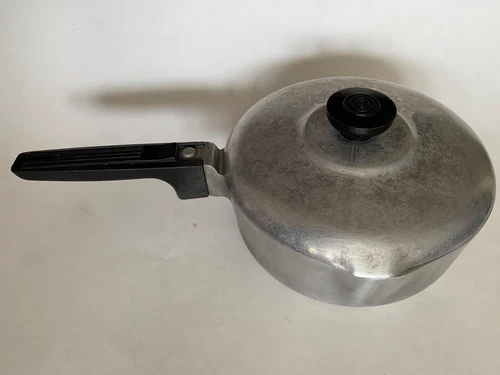 Vintage Magnalite GHC 2 1/2 Quart 2 Liters Double Spout Sauce Pot With Lid