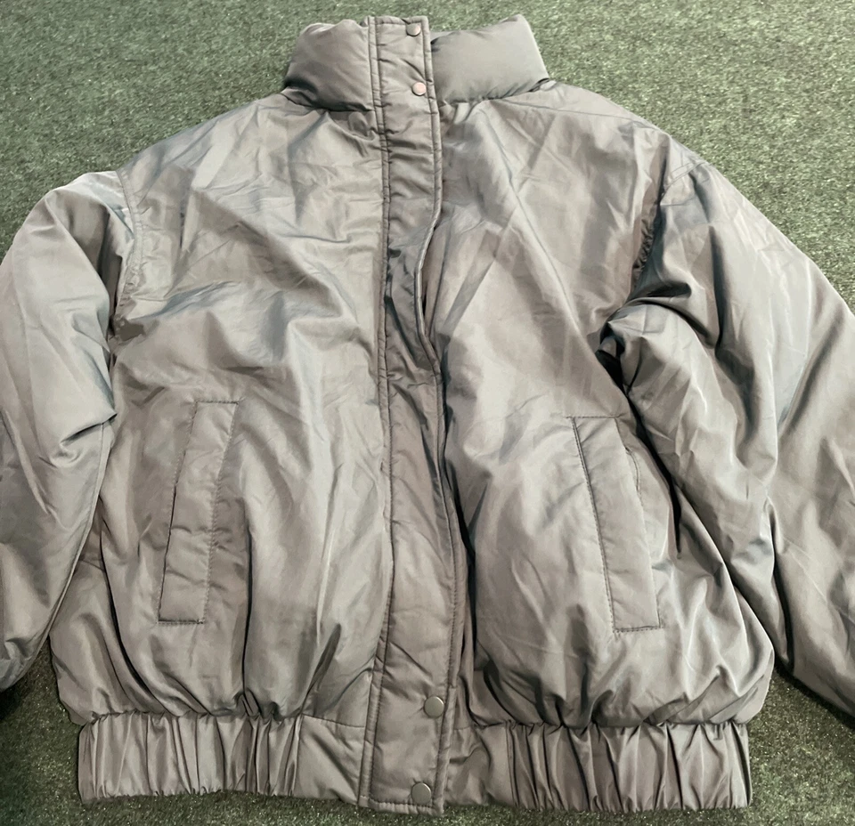 Jaqueta acolchoada verde duplo zero feminina tamanho P/M - Imagem 3 de 4