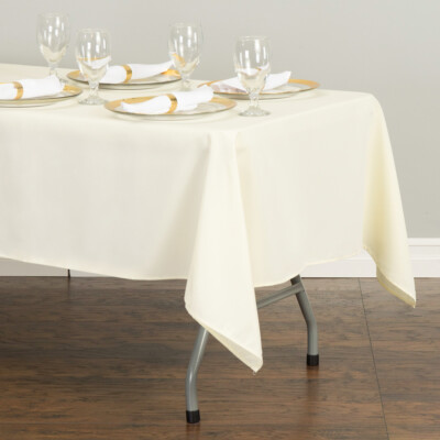 60 x 126 in. Rectangular Polyester Tablecloths for 8 ft. Tables Banquet Party