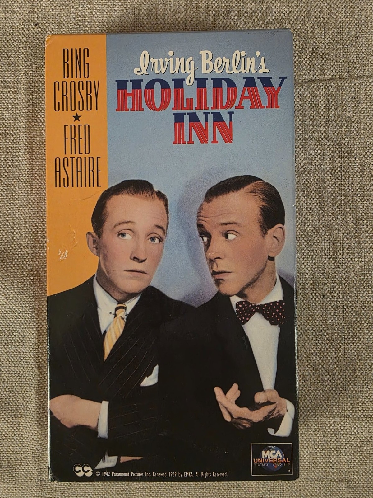 Holiday Inn VHS Movie Bing Crosby Fred Astaire 1942 MCA Universal