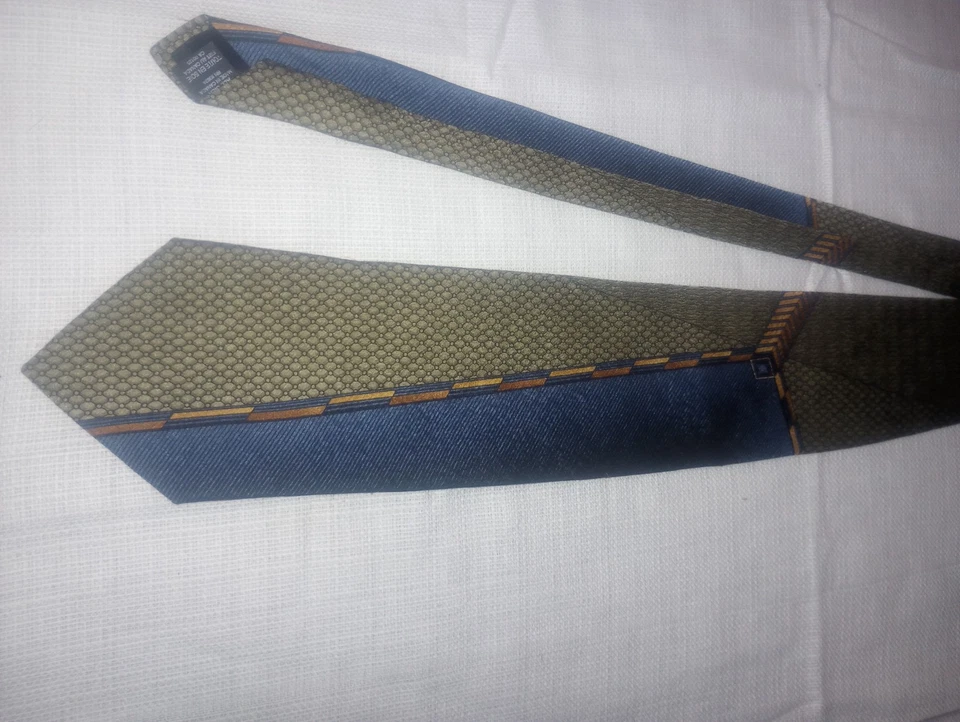 Corbata de cuello geométrica/abstracta de seda hecha en Canadá de Jeffery Banks Foto 2 de 4