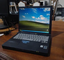 Compaq Armada M300 Laptop Pentium 3 4gb ram Windows XP (READ) W/charger!