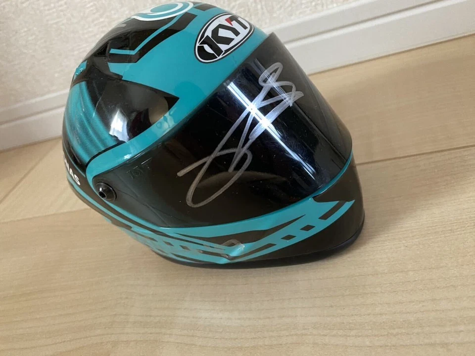 Per Saldi, 2019 Petronas, Mini Casco con Tutti I Rider Firmata, 1/4 Misura? - Immagine 2 di 4