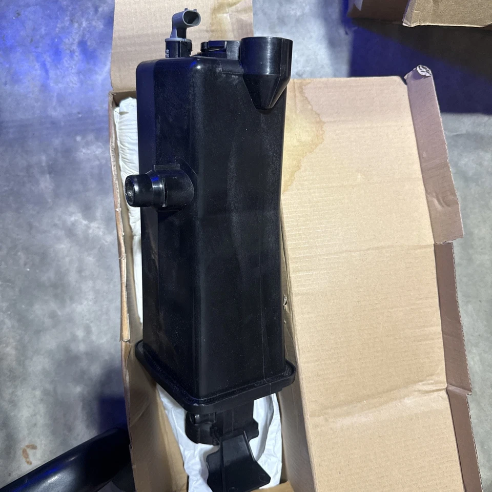 Depósito de refrigerante del motor - Código de motor: M54, FI Behr Hella Service 376755111 Foto 2 de 4