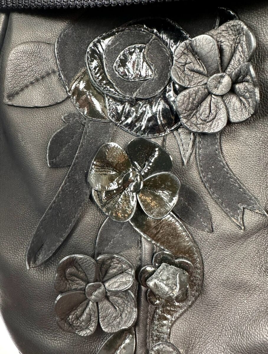 6K Fendi 2019 Black Faux Leather 3D Flower Jacket 36 38 40 0 6K Fendi 2019 Black Faux Leather 3D Flower Jacket 36 38 40 0