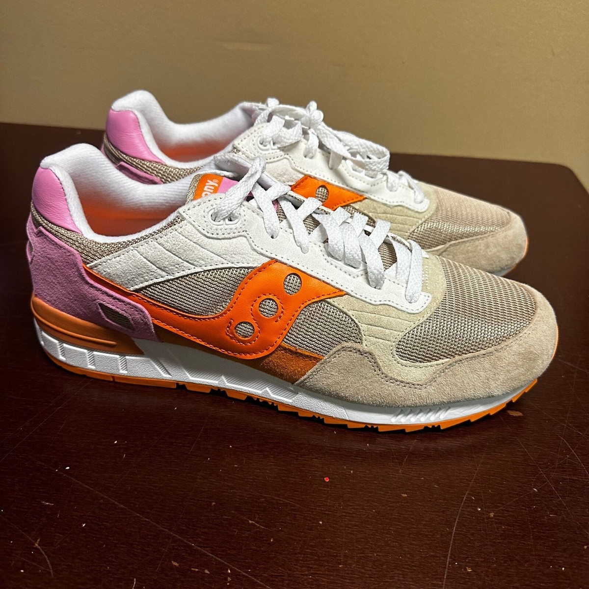 スニーカー SAUCONY Men Sneakers Brown S70839 BROWN/AGAVE Saucony Shadow 6000 Cordura Brown / Agave - Oct 2024