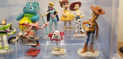 Authentic Disney Pixar Toy Story 4 Deluxe 9 Figure Play Set Woody