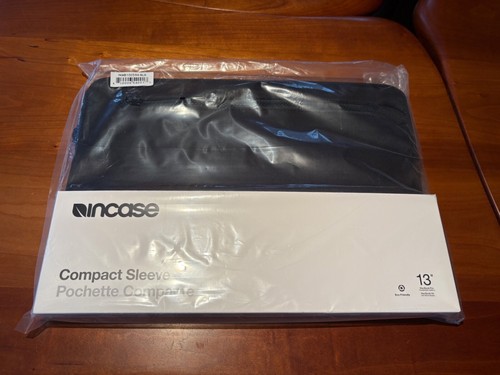 Incase MacBook Air/Pro 13/13.3/13.6 Black Compact Sleeve 2-Pocket Case Pouch NIP
