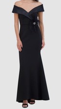 Eliza J Women's Black Off-The-Shoulder Crossover-Neck Gown Size 8