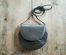 Sac à main vintage pochette en cuir KAKI à bandoulière Charles Jourdan