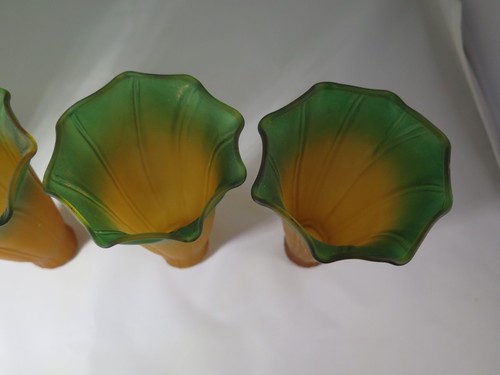 Lot of 4 Vintage Amber/Green Flower Lamp Light Fixture Sconce Glass Shades - Picture 4 of 9