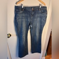 Simply Vera Vera Wang Jeans Medium Wash Denim Straight Leg Women  s Size 16