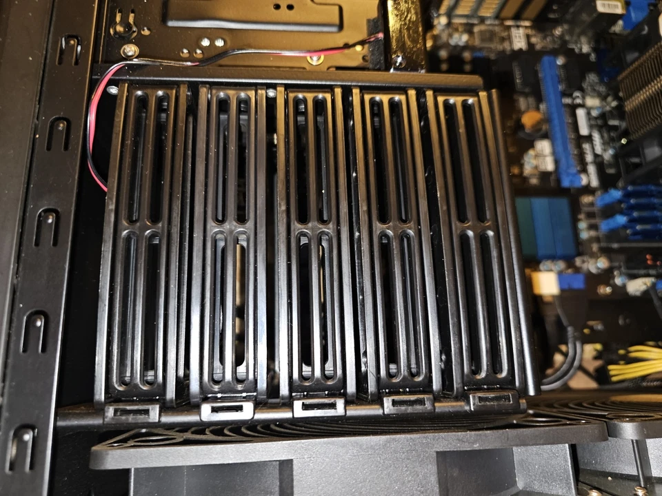 Silverstone Raven RV02EW PC Gehäuse Lüftersteuerung Kamineffekt Lüftung - Bild 2 von 4